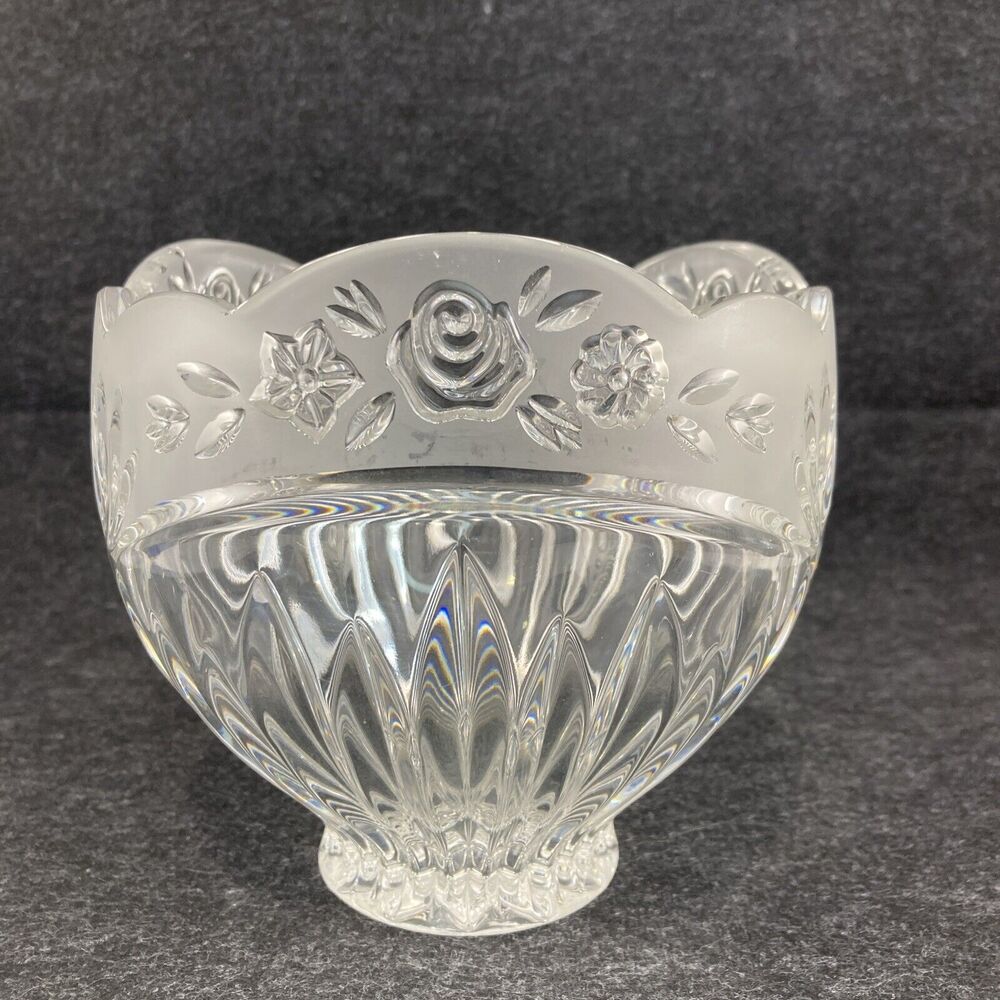 Oneida Southern Garden Lead Crystal Candy Dish with Frosted‎ Rose Design Trinket
